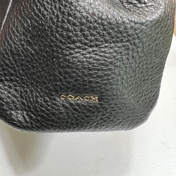 Elegant Black Leather Women's Bag - Picture 6 of 8